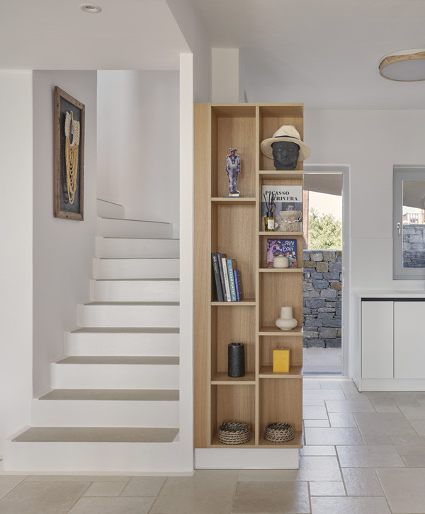 INTIMATE & CONTEMPORARY LIVING